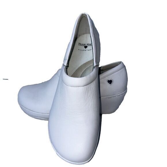 Nurse‎ Mates Women’s White Leather Slip Resistant Clogs Size 11 Pillowtop Shoes - Picture 1 of 15